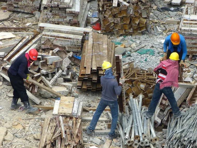 Débarras de fin de chantier à Avignon, Avignon, ANTONIN CHARDELAIN ÉPAVISTE FERRAILLEUR